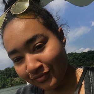 Meet your Posher, Tayah